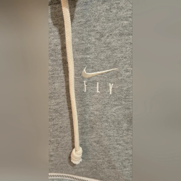 NWOT Nike dri fit grey hoodie - Picture 4 of 9